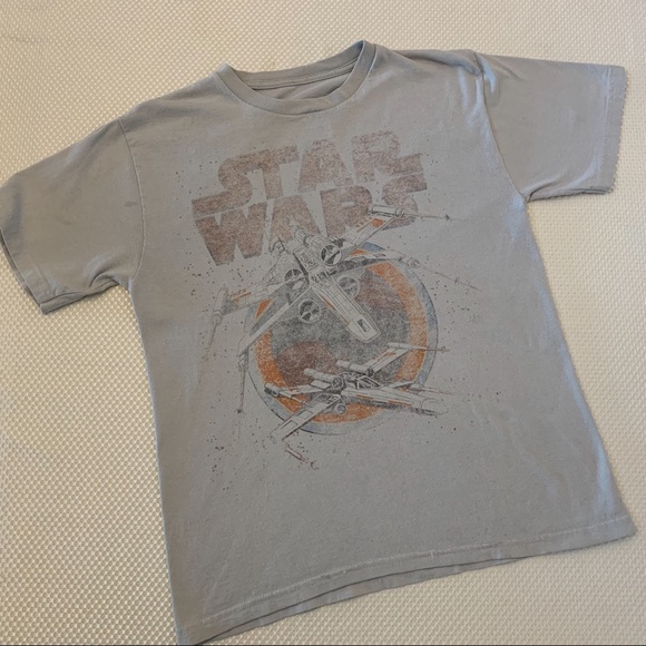 Other - ✅ Star Wars Gray Distressed Graphic Tee